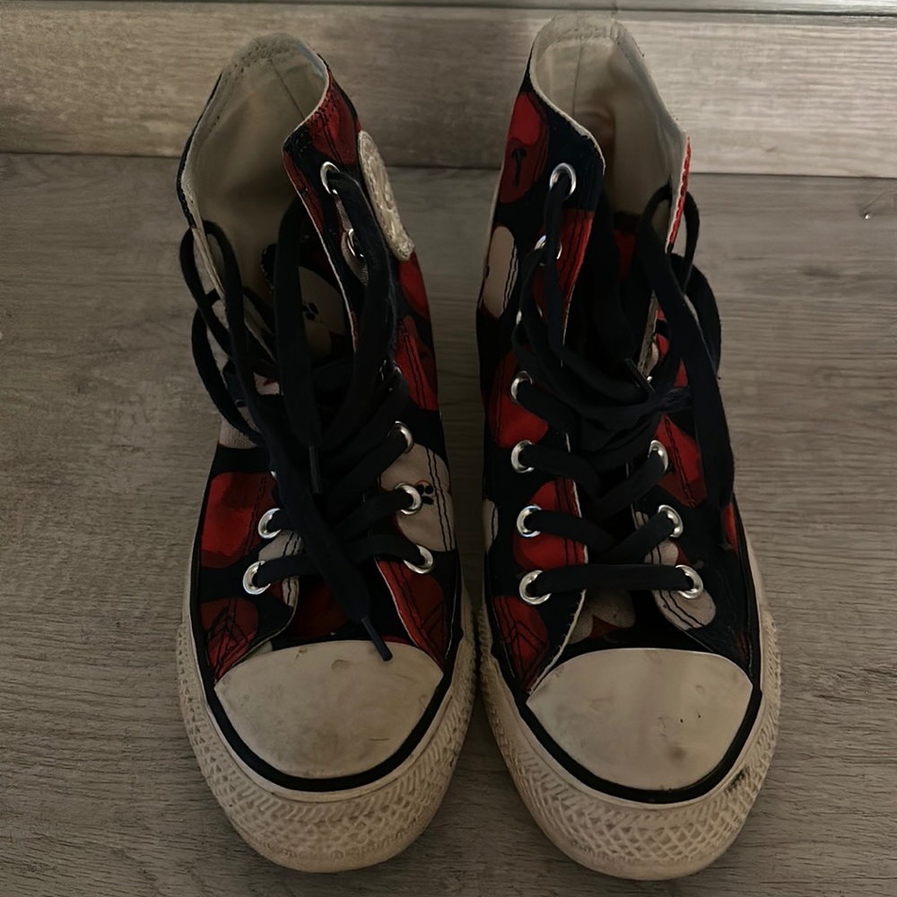 Barely Worn Apple High Top Converse